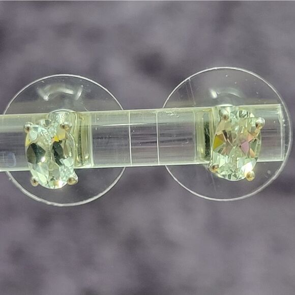 Brazilian Goshenite Solitare Stud Earrings in Sterling Silver - Picture 4 of 14